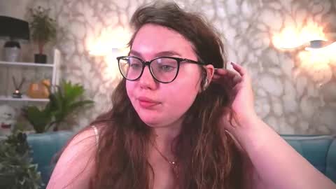 luxsopphia_ online show from November 25, 9:13 pm