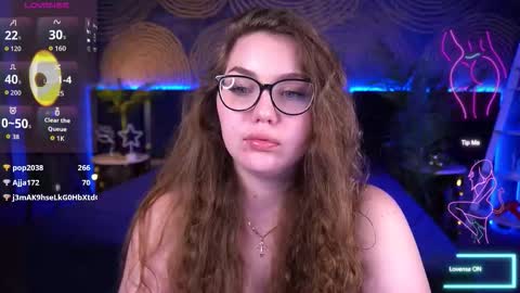 luxsopphia_ online show from September 14, 1:01 pm