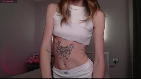 Snapshot of ly_lydia chatting on October 2, 2:21 am ly lydia online show from October 2, 2:21 am