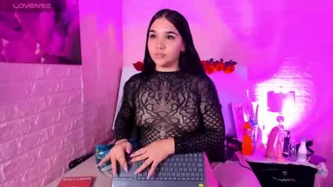 Snapshot of lyaa_collins_ chatting on September 11, 12:06 pm Lya online show from September 11, 12:06 pm