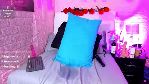 Snapshot of lyaa_collins_ chatting on September 22, 11:47 am Lya online show from September 22, 11:47 am
