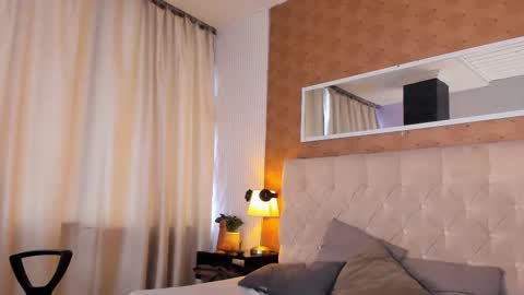 Lyan online show from February 3, 6:56 pm