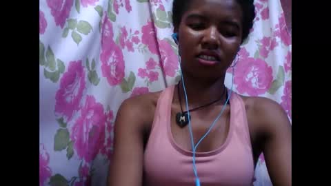 Snapshot of lydialarin chatting on October 15, 6:20 pm Lydiah online show from October 15, 6:20 pm