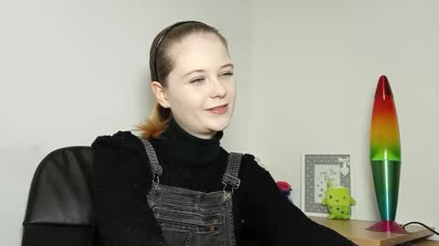 Snapshot of lydiasunny chatting on October 16, 6:29 pm Lydia online show from October 16, 6:29 pm