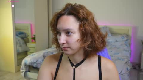 Snapshot of lylianrosse chatting on October 7, 7:15 am Lylian online show from October 7, 7:15 am