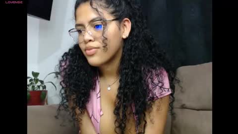 lylii_evans online show from March 20, 11:32 pm