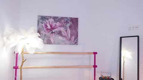 Snapshot of lyly_loveyou chatting on February 17, 5:25 am Lyly online show from February 17, 5:25 am