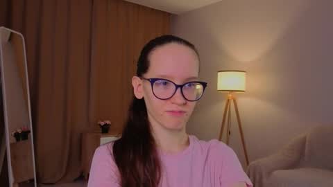 Sara online show from March 7, 4:07 pm