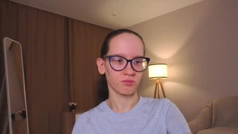 Sara online show from February 9, 4:54 pm