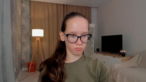 Sara online show from September 9, 4:18 pm