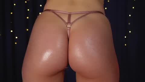 Lynn online show from December 7, 7:49 pm