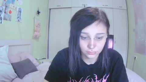 Snapshot of lynncottingham chatting on October 20, 10:31 am Kira online show from October 20, 10:31 am