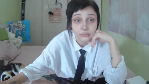Snapshot of lynncottingham chatting on October 1, 11:31 am Kira online show from October 1, 11:31 am