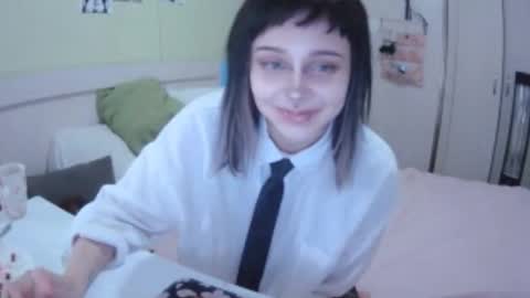 Snapshot of lynncottingham chatting on September 30, 11:21 am Kira online show from September 30, 11:21 am