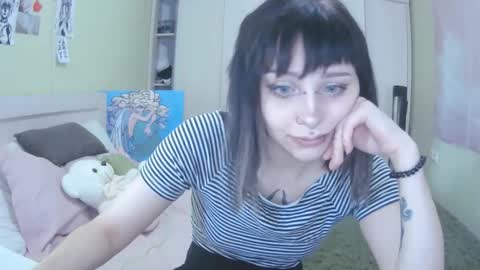Snapshot of lynncottingham chatting on October 3, 10:34 am Kira online show from October 3, 10:34 am