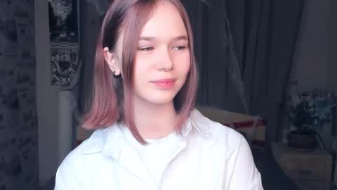 Cozy Lynns room online show from November 18, 8:50 am