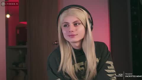 Lyodass online show from February 3, 1:02 am