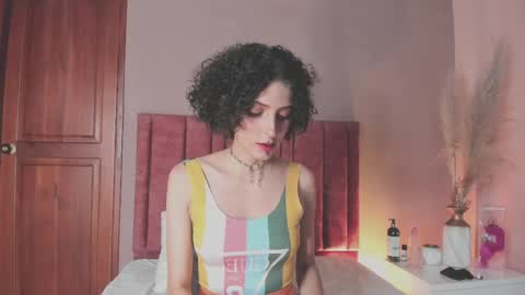 Lyravendrell online show from May 14, 1:26 am