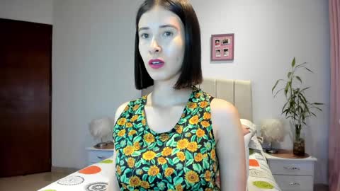 Macarena online show from December 5, 1:31 am