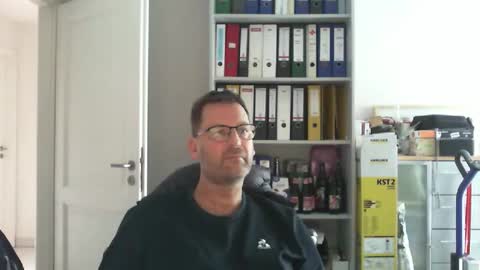 macfly67 online show from December 23, 9:48 am