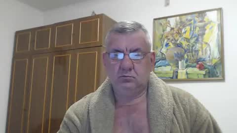 Snapshot of machomale3 chatting on February 20, 8:47 pm Macho online show from February 20, 8:47 pm