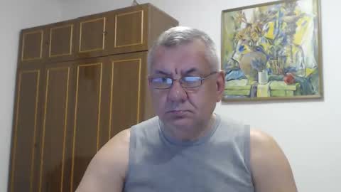 Snapshot of machomale3 chatting on September 25, 4:47 pm Macho online show from September 25, 4:47 pm