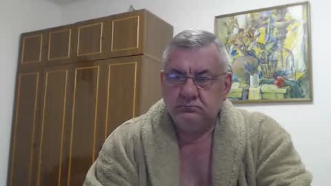 Snapshot of machomale3 chatting on February 28, 9:12 pm Macho online show from February 28, 9:12 pm