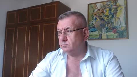 Snapshot of machomale3 chatting on September 17, 1:47 pm Macho online show from September 17, 1:47 pm