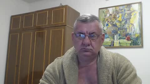 Snapshot of machomale3 chatting on February 18, 9:42 pm Macho online show from February 18, 9:42 pm