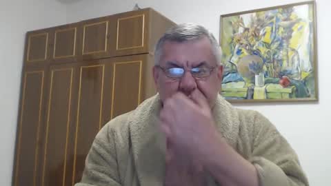 Snapshot of machomale3 chatting on February 11, 9:03 pm Macho online show from February 11, 9:03 pm