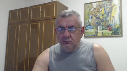Snapshot of machomale3 chatting on September 28, 7:23 pm Macho online show from September 28, 7:23 pm
