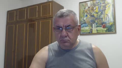 Snapshot of machomale3 chatting on October 17, 7:51 pm Macho online show from October 17, 7:51 pm