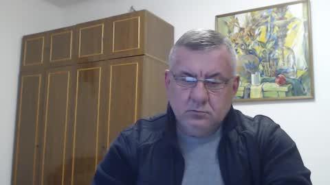 Snapshot of machomale3 chatting on February 28, 3:37 pm Macho online show from February 28, 3:37 pm