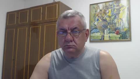 Snapshot of machomale3 chatting on September 23, 9:32 pm Macho online show from September 23, 9:32 pm