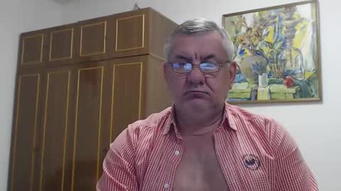 Snapshot of machomale3 chatting on February 9, 7:52 pm Macho online show from February 9, 7:52 pm