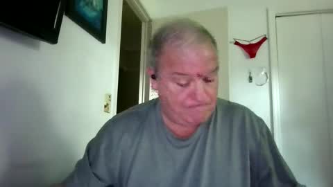 mackdocc001 online show from September 17, 8:34 pm