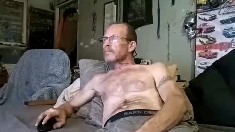 mackdog1369 online show from June 2, 8:38 am