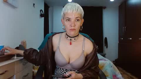 Noah Askew online show from March 2, 7:15 am