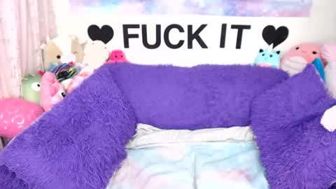 Mackenzie Wolfe online show from July 23, 4:10 am