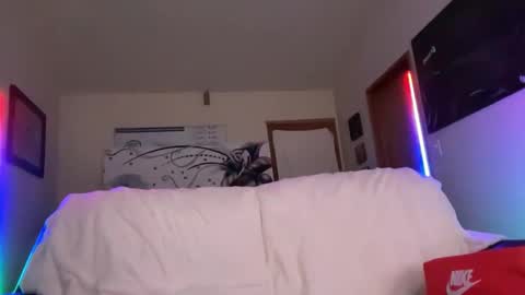 MackinCaliAllDay online show from November 23, 5:16 am