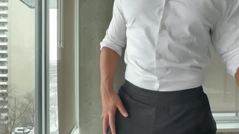 Max501 online show from February 25, 7:50 pm