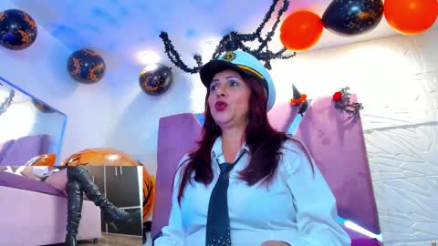 Snapshot of madame_angelic_ chatting on October 12, 3:43 am ANGELIC online show from October 12, 3:43 am