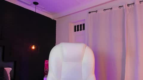  madame lilith  online show from September 14, 11:11 am