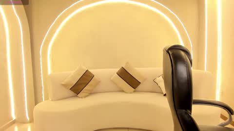 Maddison online show from February 11, 7:07 pm