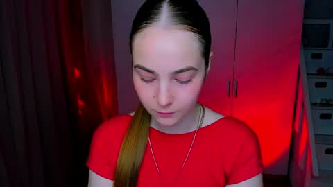 maddy_gate online show from May 17, 2:37 pm