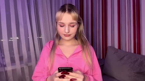 Maddy online show from March 31, 3:56 pm