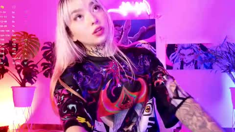 maddy_uwu online show from February 22, 5:44 am