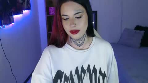 maddy_vicius19 online show from April 15, 3:43 am