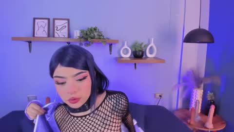 Maddy  online show from November 26, 11:40 am