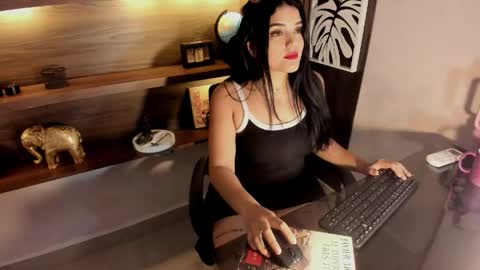 Maddy online show from May 14, 11:52 am